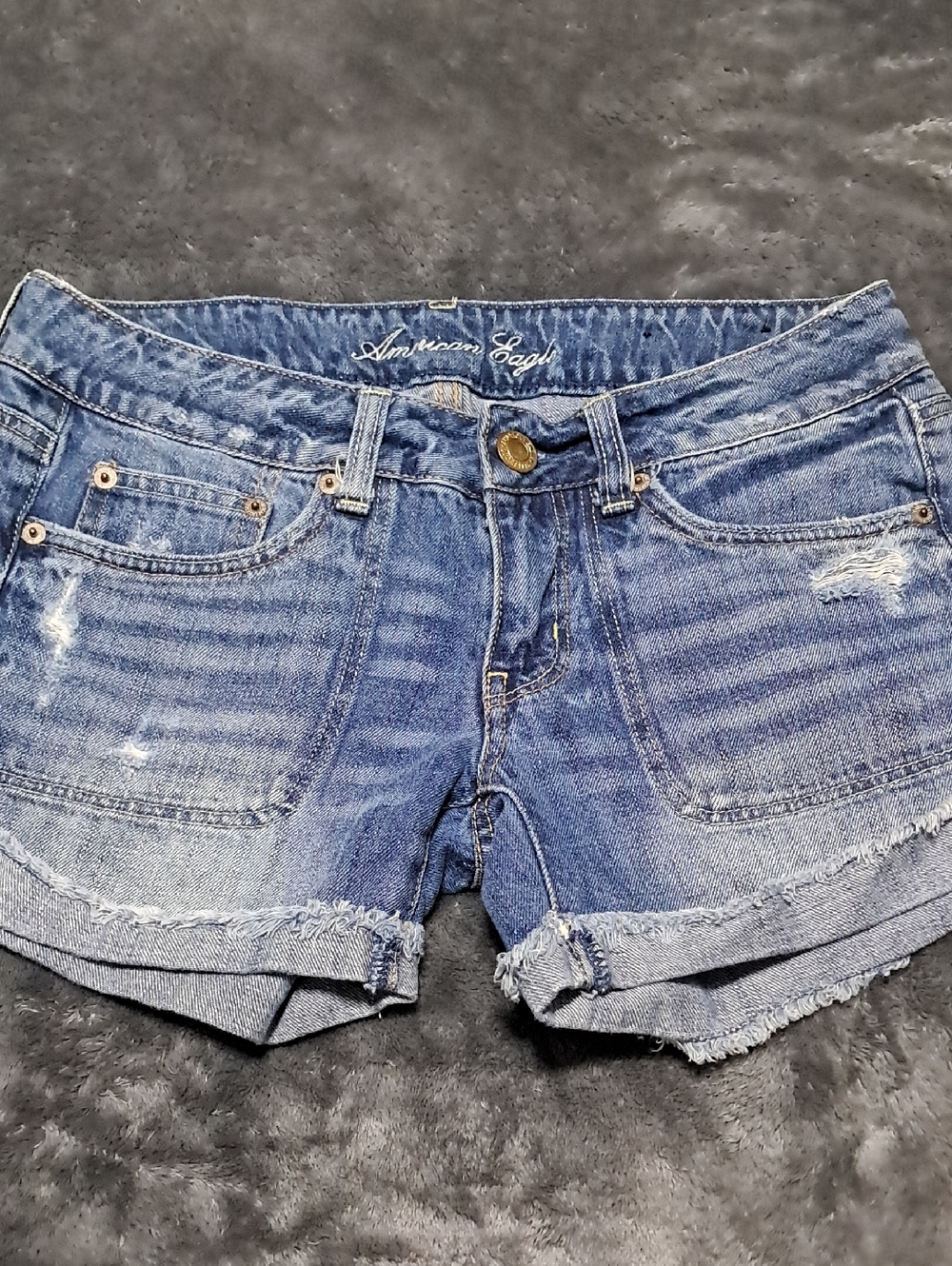 American Eagle Outfitters Distressed Denim Shorts Size 6
